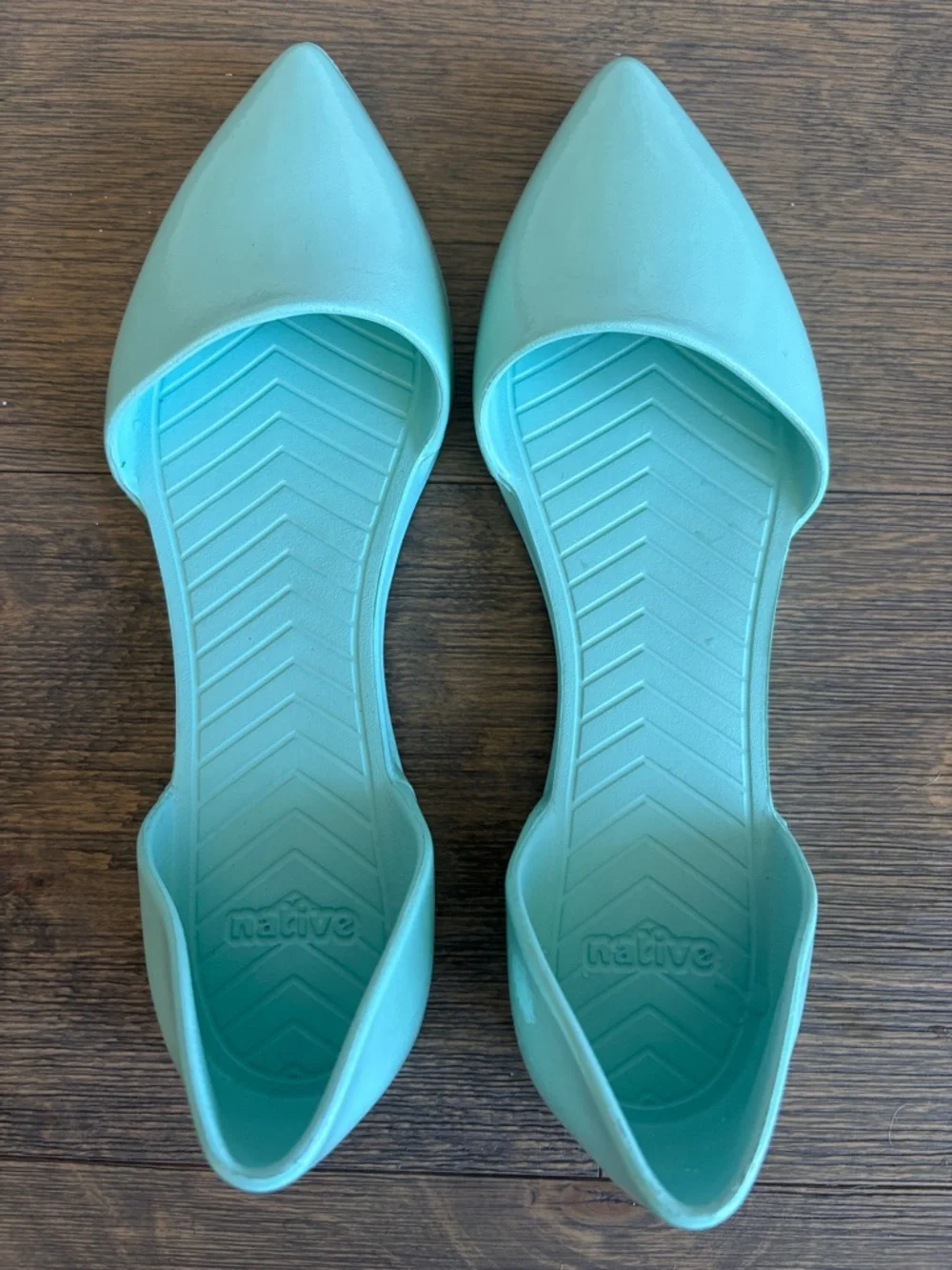 Native Audrey Pointed Toe Flats in Teal Blue Gloss (size 10) - Picture 3 of 4